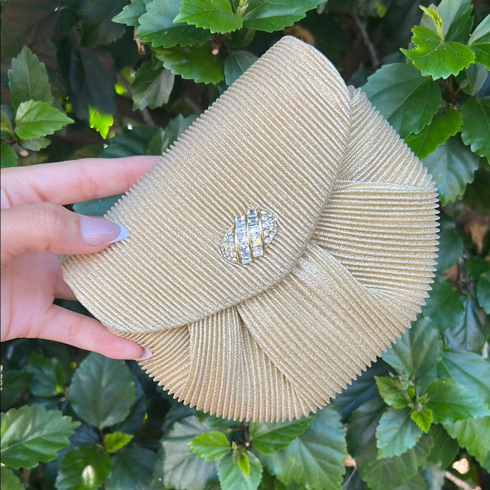 Elegant Gold Radiating Pleated Wristlet (vintage clutch)